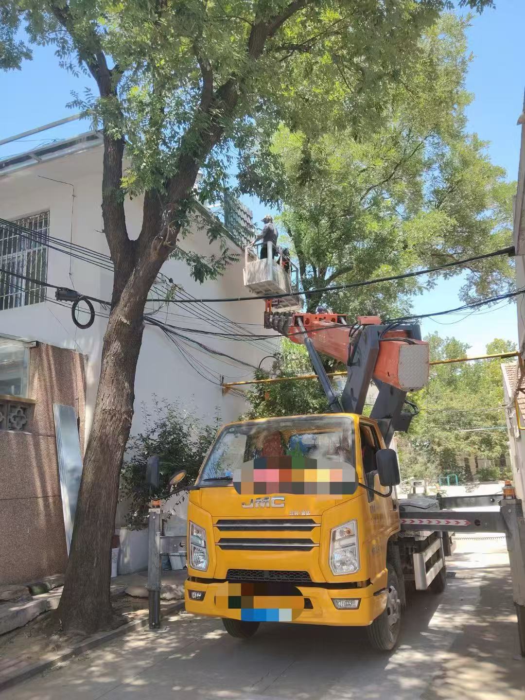 滑县高空作业车能吊装重物吗？最大承载多少公斤？